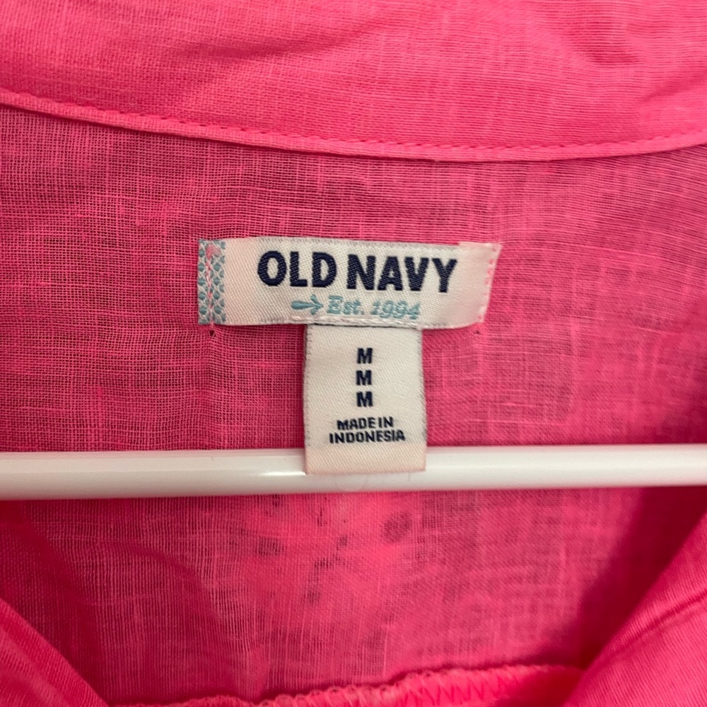 Bright pink medium old navy half button shirt.